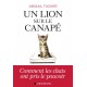 Un lion sur le canapé - Abigail Tucker, Marguerite Capelle